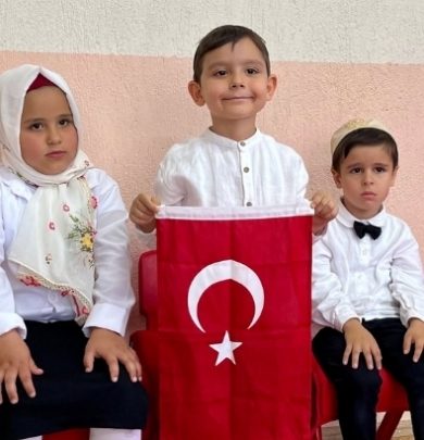 Yenişarbademli’de Miniklerin Kur’an Kursu Mezuniyet Heyecanı