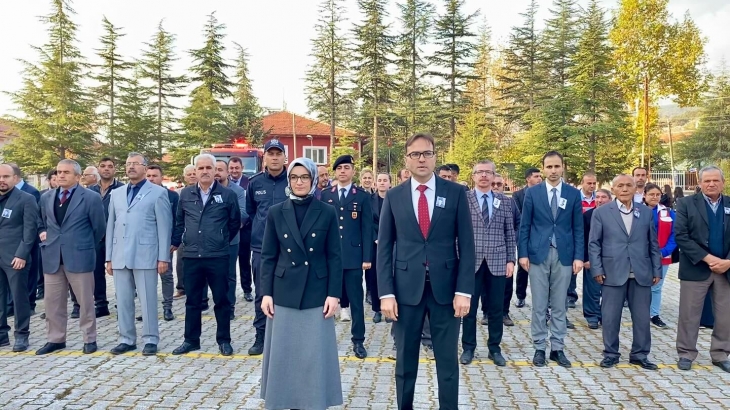 Atatürk'ü Saygı ve Minnetle Anıyoruz