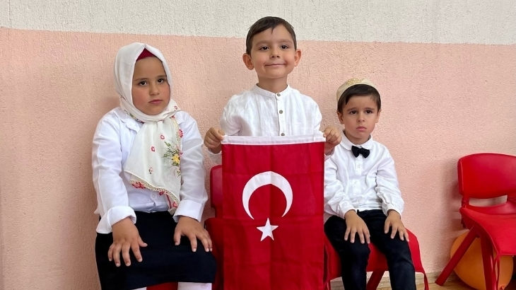 Yenişarbademli’de Miniklerin Kur’an Kursu Mezuniyet Heyecanı